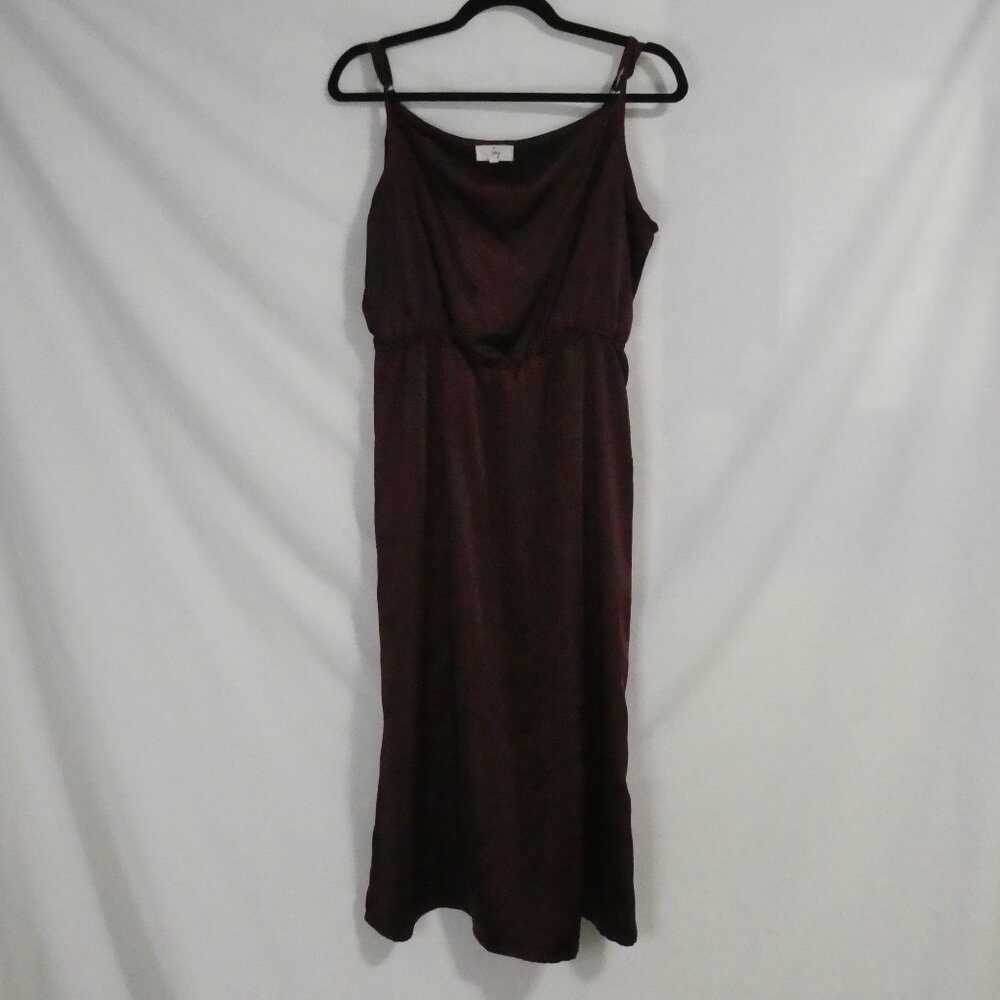 IVY | medium | Burgundy Spaghetti Strap Maxi Dress | Slit Skirt Bottom Side